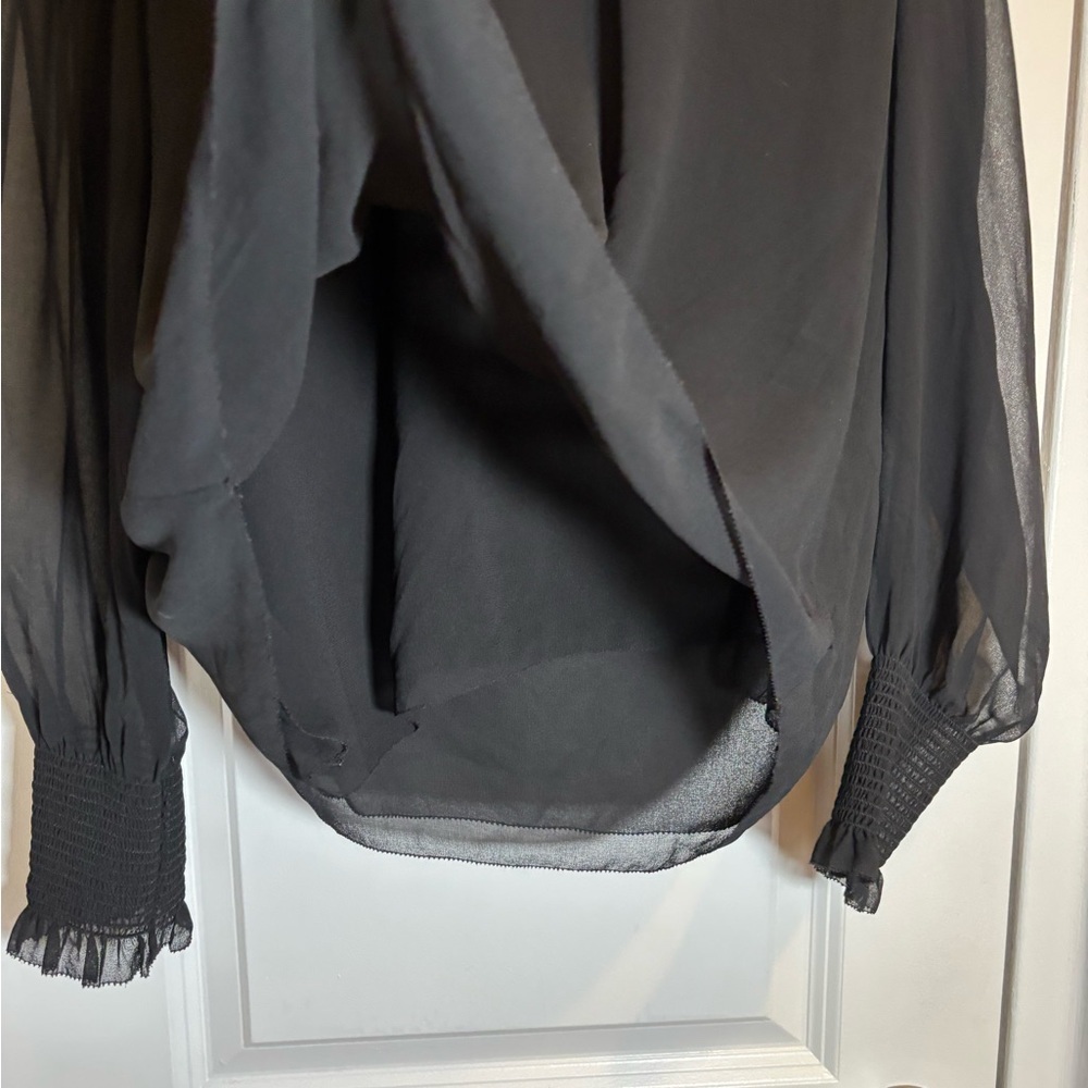 Wilfred Black Sheer Cuff Blouse Size M EUC - Picture 4 of 12